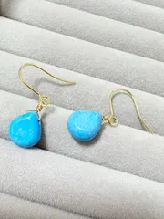 マグネサイトターコイズ ペアシェイプピアス