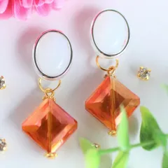 スクエアが揺れるノンホールピアス(樹脂イヤリング)　(234)4オレンジ