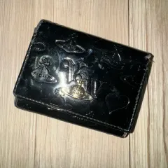 【大人気♡ショッパー付】新品 Vivienne Westwood エナメル 黒 大人気♡ショッパー付】新品 Vivienne Westwood エナメル 黒