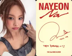 【中古】コレクションカード(女性) TWICE/ナヨン(NAYEON)/裏面文字赤・印刷サイン・メッセージ入り/CD「THE 2ND MINI ALBUM ’NA’」(A/B/C ver.)封入フォトカード