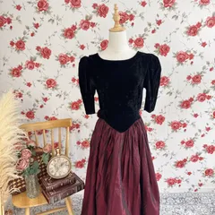ブラック×ボルドー ベロア切替 パーティードレス Vネックリボンバックデザイン フレアロングワンピース クラシカル ヴィンテージドレス 五分袖 ベルベットトップ 光沢スカート