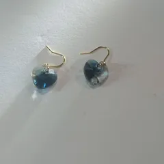 スワロフスキーハート型ブルーピアス