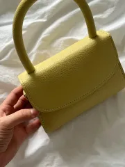 BY FAR バッグ　新品未使用 2025年最新】by far バッグの人気アイテム - メルカリ