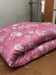羽毛掛け布団 シングル150x210cm ダウン85%フェザー15% 美品】羽毛布団 シングル ダウン85% フェザー15% - メルカリ