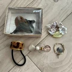 ヘアアクセサリー・ブローチ・ヘアゴムなどアンティークアクセ5点セット 竹細工