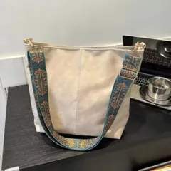 【^^送料無料^^】ショルダーバッグ 斜め掛け 通勤 大容量 軽い 大人に人気 おしゃれ カジュアルレディース エスニック B5 40　アイボリー