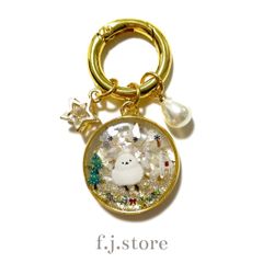 250 シマエナガのクリスマスキーホルダー　1点限り　ハンドメイド　レジン　キーリング　カラビナ