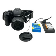 186000 現状品　FUJIFILM デジタル一眼レフカメラ　FinePix  SL1000