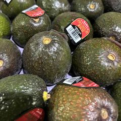メキシコ・ペルー他・産 アボカド 30玉入りｘ1ケース　写真はイメージです。