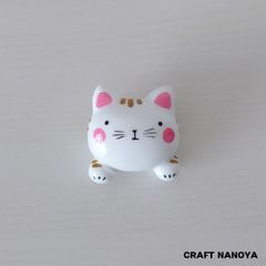トラねこブローチ（大）石粉粘土　ハンドメイド　ブローチ
