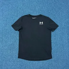 UNDER ARMOUR(アンダーアーマー) 黒 半袖 Tシャツ