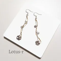 【金属アレルギー対応】揺れる バイカラー シルバー ゴールド ウェーブ ロング ピアス