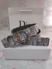 大人気🌸クリスチャンディオール・Dior　ベルト　グレー  サドルベルト　銀色CDロゴ　超美品　◆レディース♪メンズ◆　新品