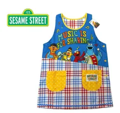 セサミストリート 音楽エプロン (レッド) キャラクター エプロン アップリケ 刺繍 プリント おしゃれ タブリエ ラン型 タバード型 かわいい 主婦 介護士 保育士 先生 幼稚園 保育園(22207048)