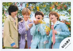 【中古】生写真(ジャニーズ) なにわ男子/道枝駿佑・高橋恭平・長尾謙杜・藤原丈一郎/横型・上半身/シングル「ハッピーサプライズ」MV＆ジャケ写オフショット/公式生写真