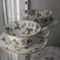 未使用 2客セット ウェッジウッド　 ワイルドストロベリー　 カップ&ソーサー エキスパート藤沢辻堂店 Wedgwood wild Strawberry Pair Cup Saucer