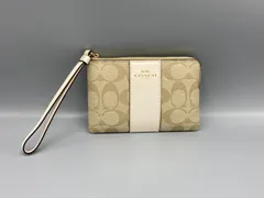 【人気商品】【海外正規店買い付け】COACH Corner Zip Signature Canvas Wristlet