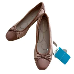 TR2 【タグ付き新品（訳あり）】UNITED COLORS OF BENETTON ユナイテッドカラーズオブベネトン リボン付きパンプス ヒール ストラップ ピンク レディース24cm