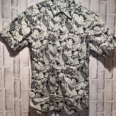 僕らの別荘　沖縄　アロハシャツ　Mサイズ 僕らの別荘 沖縄 アロハシャツ Mサイズ - メルカリ
