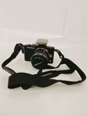 OLYMPUS ミラーレス一眼カメラ PEN Lite E-PL5 黒 赤 1605万画素 動作未確認 14-42mm f5.6 レンズキャップ、バッテリー、ストロボ付 オリンパス