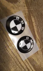 ブラック　大人気　BMW 3D 樹脂　ステッカー　反射タイプ　スモール　直径28mm　ぶ厚い　2個セット