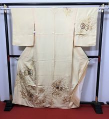 【中古】 Mサイズ 付け下げ 正絹 付下げ訪問着 袷着物 黄色地に鼓模様 