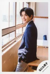 【中古】生写真(ジャニーズ) なにわ男子/長尾謙杜/膝上/「Kansai Johnnys’ Jr. DREAM PAVILION ～Shall we #AOHARU?～」グッズオフショット/公式生写真