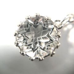 ダンデライオンカット(水晶)のネックレス
