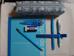 【文具】ペンケースを含む文具　厳選8点セット(青)