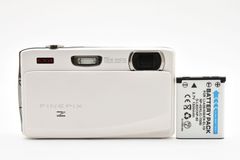 美品】FUJIFILM FinePix Z900EXR ホワイト 1600万画素・フルHD