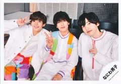 【中古】生写真(ジャニーズ) なにわ男子/道枝駿佑・高橋恭平・長尾謙杜/横型・膝上/シングル「初心LOVE(うぶらぶ)」MV＆ジャケ写オフショット/公式生写真