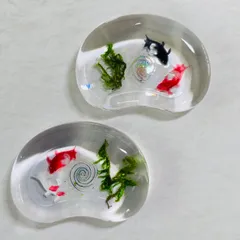 金魚が泳ぐ水面の箸置き　オブジェ　2個セット　レジンアート