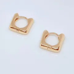 【新品】 ピアス　スクエア　ゴールド　フープピアス　メタル