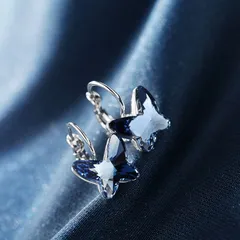 IUHA 蝶の恋物語 ピアス　 スワロフスキー社製クリスタル swarovski 金属アレルギーと変色防止 アクセサリー ギフト