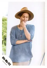 【中古】生写真(ジャニーズ) Kis-My-Ft2/藤ヶ谷太輔/膝上・衣装青・帽子・左手顎・目線下・背景白/「KIS-MY-TV～キスマイシェアハウス～」特典映像撮影/公式生写真