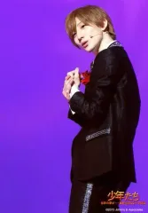 【中古】生写真(ジャニーズ) SixTONES/京本大我/ライブフォト・膝上・衣装黒・体左向き・両手合わせ・背景紫/「少年たち 世界の夢が...戦争を知らない子供達」ステージフォト 第1弾