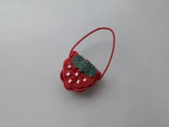 紙バンド　クラフトバンド　エコクラフト　ミニチュア　バック　鞄　かご　ショルダーバッグ　ハンドメイド　イチゴ　苺　いちご　果物
