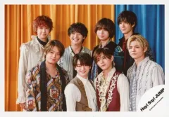 【中古】生写真(ジャニーズ) Hey! Say! JUMP/集合（8人）/横型・上半身・衣装白・黒・赤・ベージュ・目線左・両手下・背景青・黄色/「Hey! Say! JUMP LIVE TOUR 2019-2020 PARADE」グッズオフショット/公式生写真