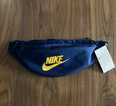 《新品》NIKE ナイキ ヘリテージ ボディバッグ ウエストポーチ ネイビー3L