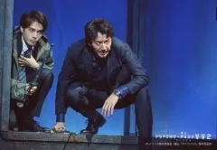 【中古】生写真(男性) 中尾暢樹(御子柴夕)・弓削智久(周麟太郎)/ライブフォト・横型・全身・キャラクターショット/舞台「PSYCHO-PASS サイコパス Virtue and Vice 2」ランダムステージブロマイド