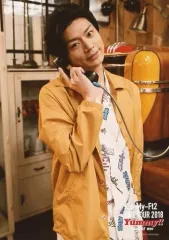 【中古】生写真(ジャニーズ) Kis-My-Ft2/横尾渉/上半身・衣装黄白・右手受話器・首傾げ/「Kis-My-Ft2 LIVE TOUR 2018 Yummy!! you＆me」オリジナルフォト