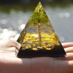 高品質＆強力　生命の樹　ピラミッド型オルゴナイト