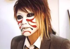 【中古】生写真(男性) ゴールデンボンバー/樽美酒研二/横型・バストアップ・衣装グレー・左向き・背景白/公式生写真