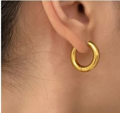 【高品質✨】シンプルフープピアス2.9　ステンレスジュエリー　金属アレルギーOK つけっぱなしOK 温泉プール海OK