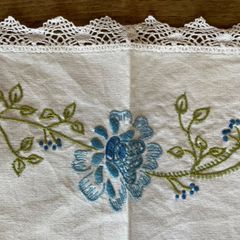 フランスアンティーク　センターテーブル　青い野の花　刺繍　フランスインテリア【165-16】