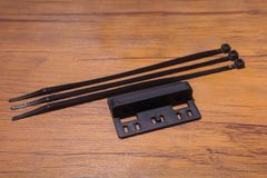 バナナプラグ逆接ガード〈充電器用〉のサムネイル
