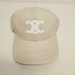 セリーヌ　トリオンフ　ベースボールキャップ　バニラ 完売前に！【CELINE】トリオンフ ベースボールキャップ (CELINE
