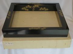 （八月◆特売品）唐松蒔絵 黒真塗炉縁 木製老松 茶道具【税込・送料込】【中古・未使用】