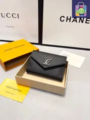 【今日特価】Louis Vuitton ルイヴィトン マイロックミー シリーズ 柔らかい小牛皮製で封筒型フラップにロゴを配す