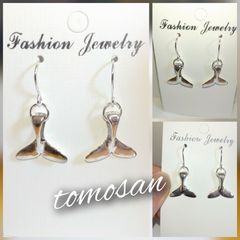 ドルフィンしっぽピアス（イヤリング他無料変更可能）
